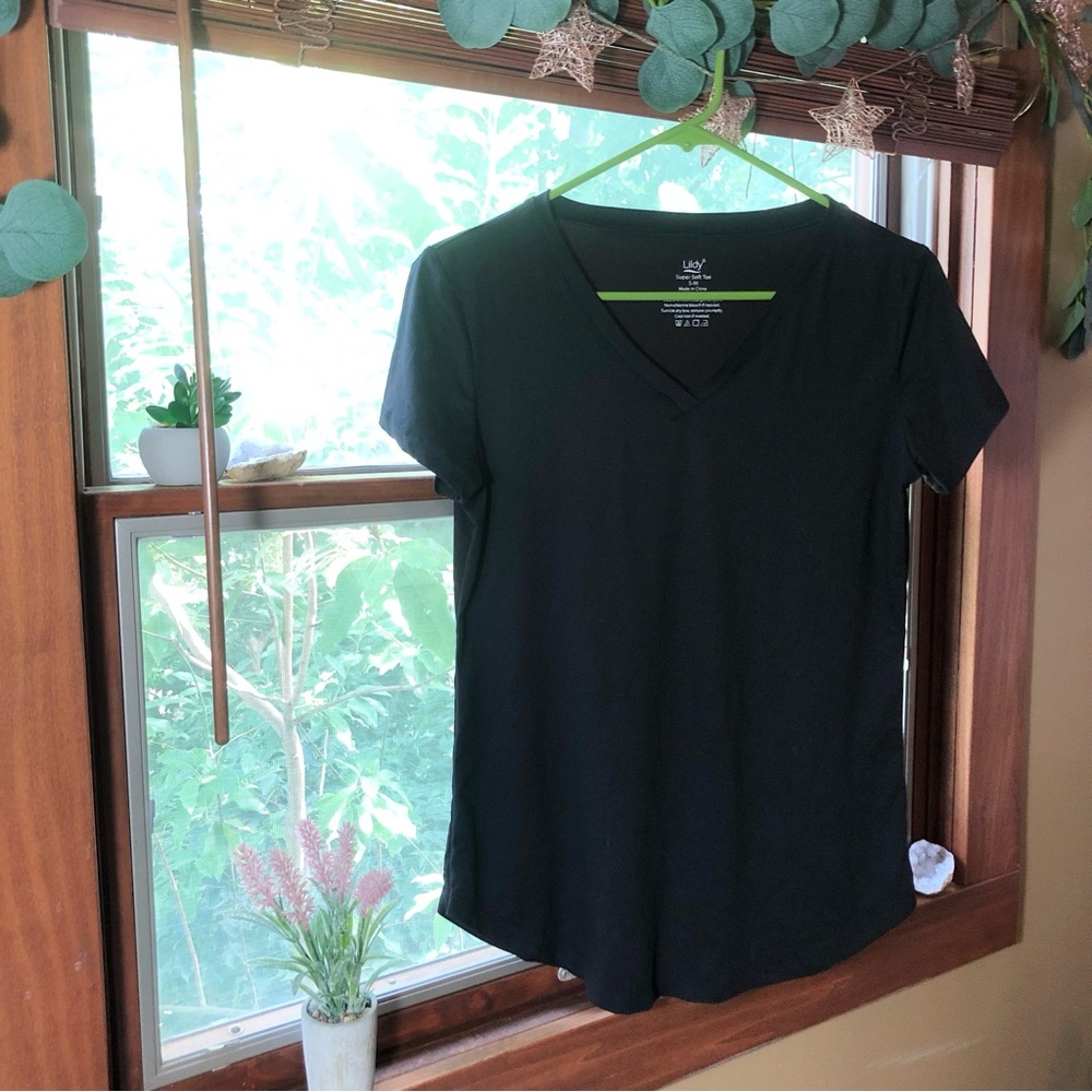 Lildy Super Soft Black V Neck Short Sleeve Tee T-Shirt Women’s Size S-M Casual